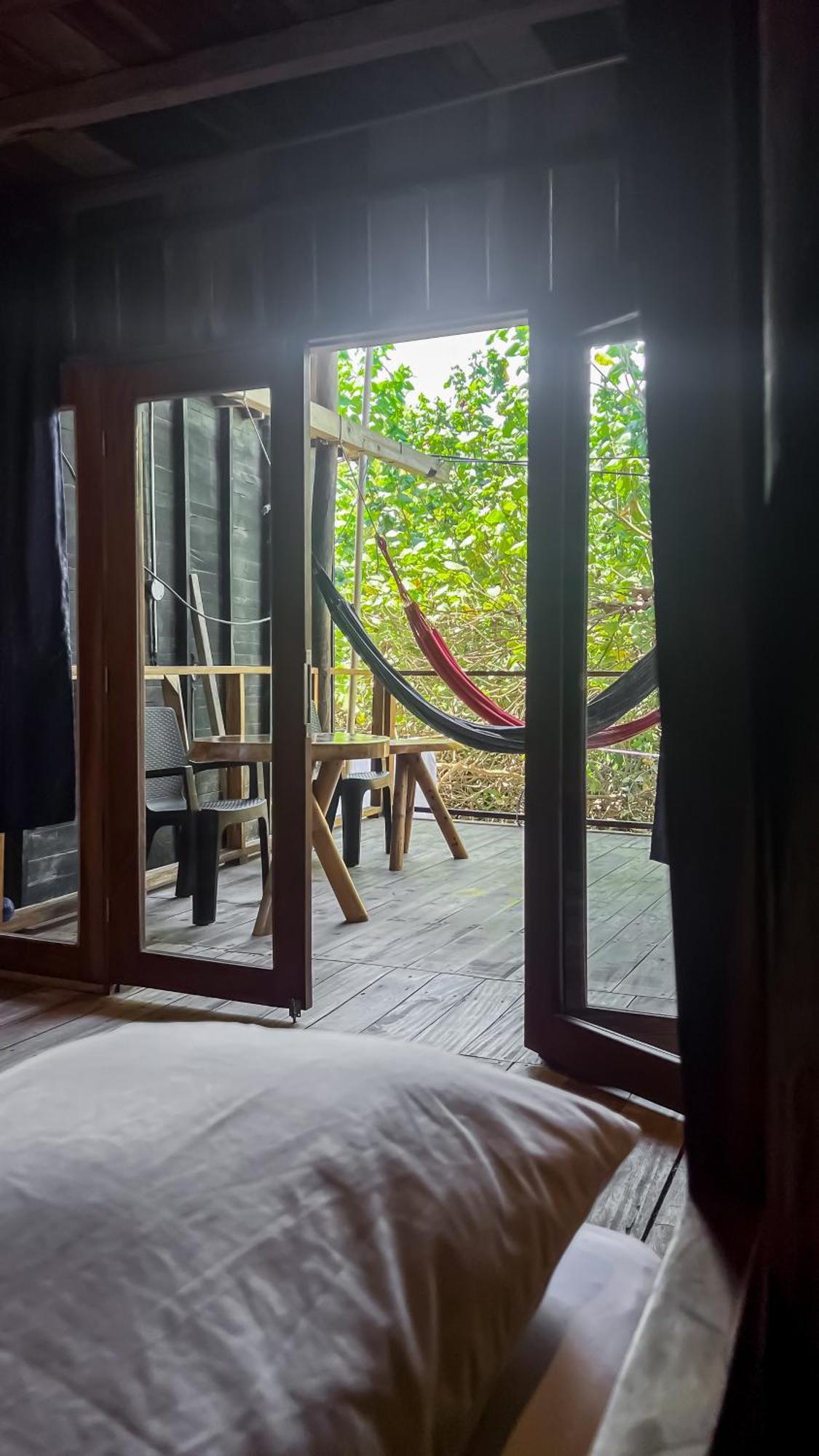 Hostal Mocambo Beach Guachaca Екстер'єр фото
