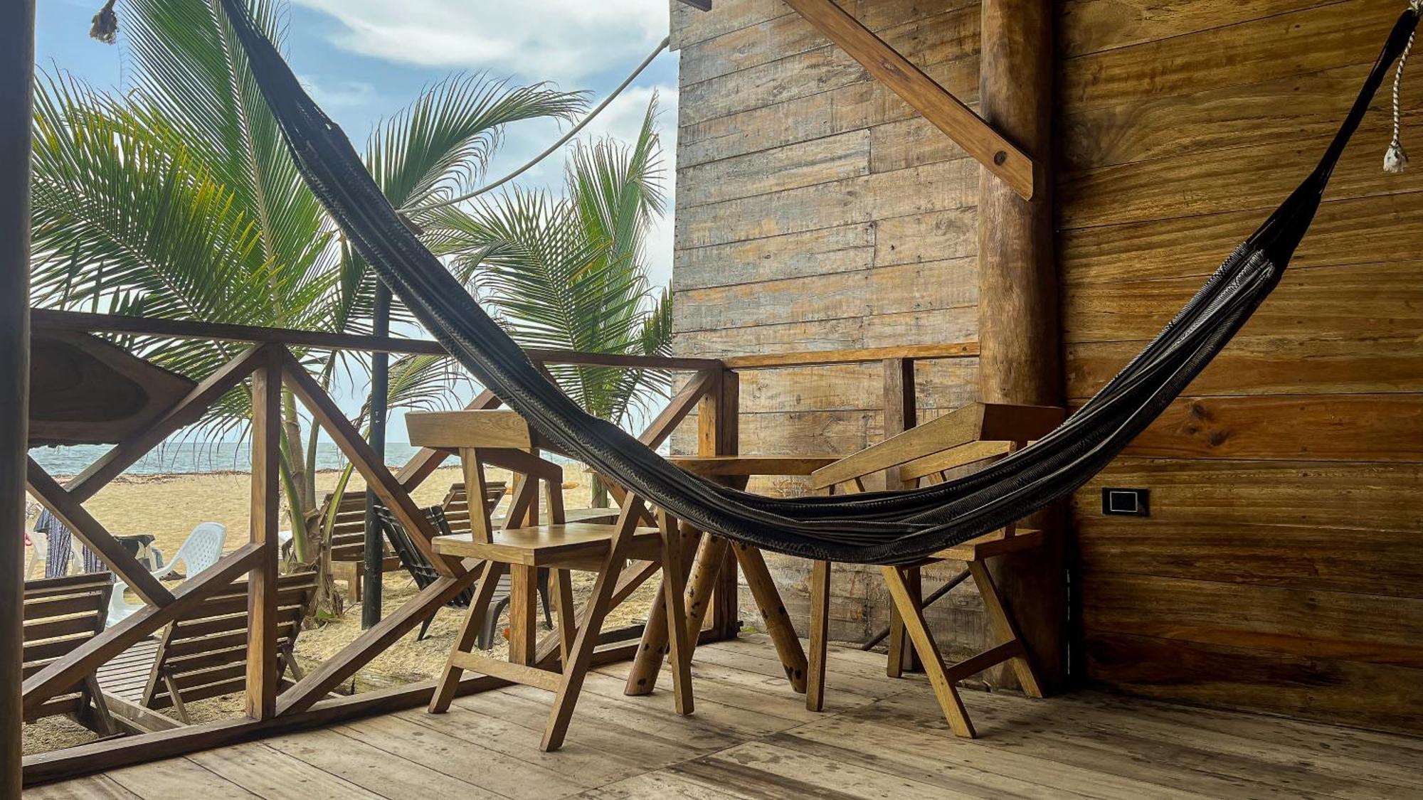 Hostal Mocambo Beach Guachaca Екстер'єр фото