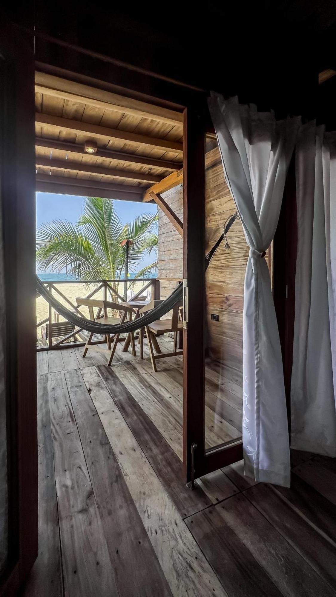 Hostal Mocambo Beach Guachaca Екстер'єр фото