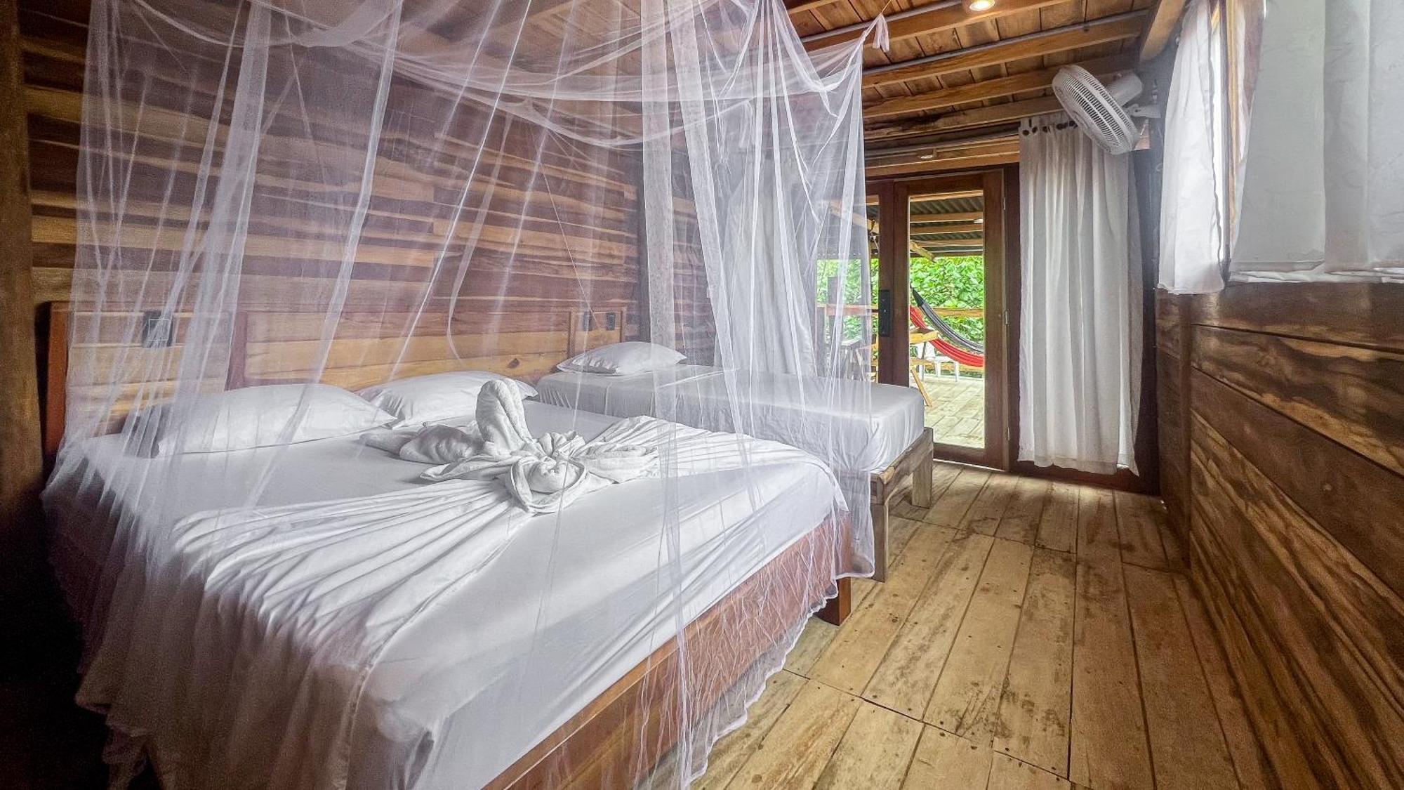 Hostal Mocambo Beach Guachaca Екстер'єр фото