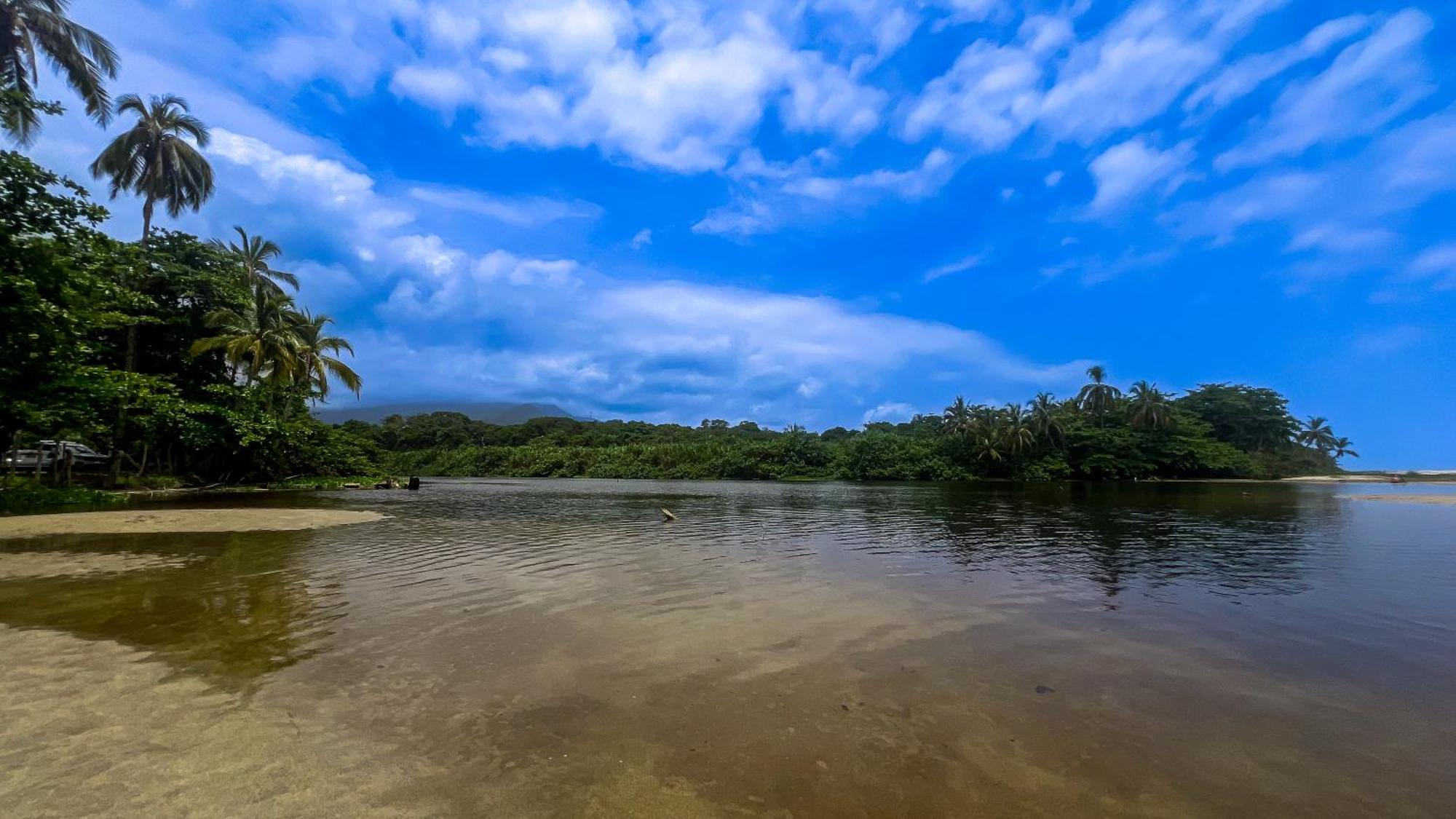 Hostal Mocambo Beach Guachaca Екстер'єр фото
